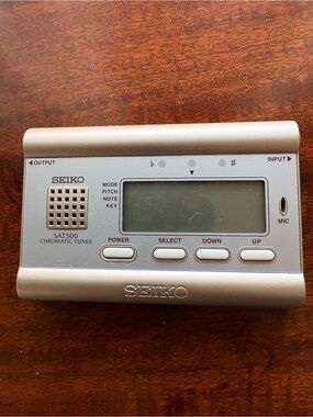Seiko SAT500 Silver Chromatic Tuner - Portable Tuning Device